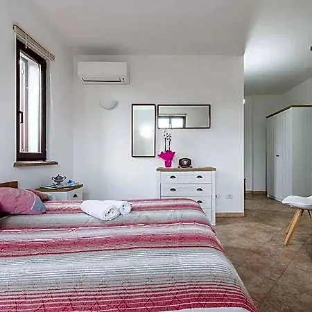 فندق Amazing Detached Villa Near Stintino ستينتينو