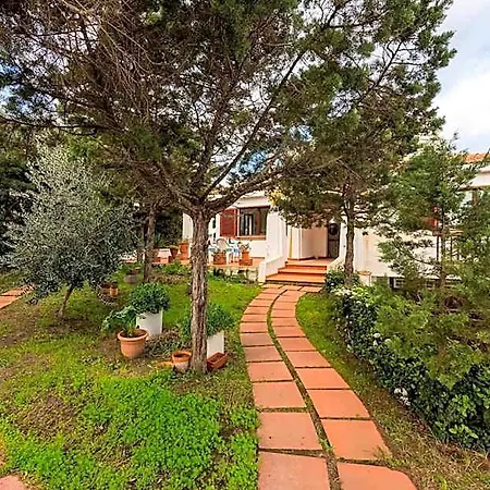 Amazing Detached For Near Hotel